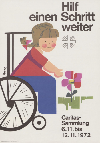 Das Plakat einer Caritas-Sammlung aus dem Jahr 1972 zeigt ein Mädchen oder eine sehr kindlich wirkende Frau mit Zopf im Rollstuhl. Die Person beugt sich zu einer Blume hinab, kann sie aber nicht erreichen. Das Plakat mit der Überschrift »Hilf einen Schritt weiter« steht für die Vielzahl von Bildern, die eine spezifische Sicht von Institutionen und Menschen ohne Behinderungen wiedergeben. Handelt es sich um Fotos, wurden sie früher häufig ohne Zustimmung der abgebildeten Personen aufgenommen. (Archiv des Deutschen Caritasverbandes)