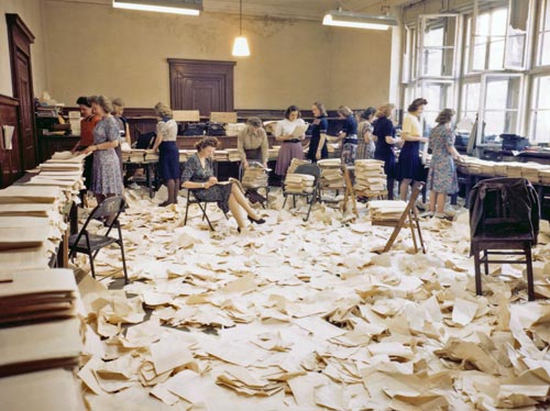 Das Büro für die Druckschriften-Herstellung in Nürnberg während der Vorbereitung der Urteilssprüche für die Presse, 30. September 1946