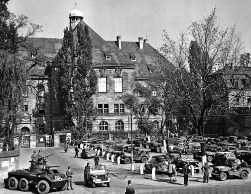Der Nürnberger Justizpalast während der Urteilsverkündung, 1. Oktober 1946