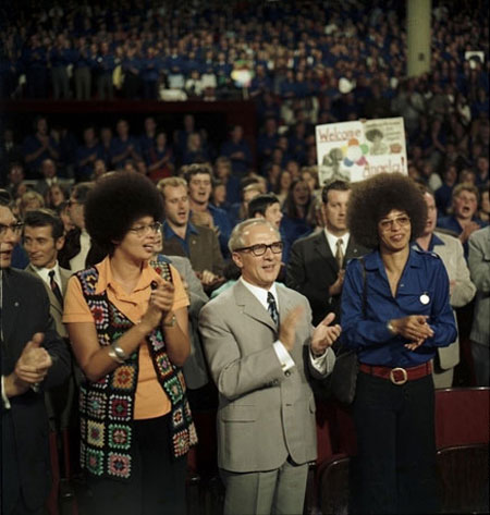 FDJ-„Freundschaftsmeeting“ mit Angela Davis (rechts im Bild), 11. September  1972