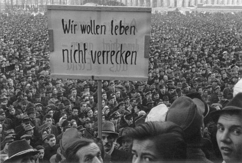 Demonstration auf dem Münchener Königsplatz, 23. Januar 1948