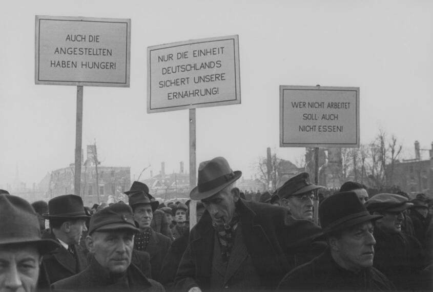 Demonstration auf dem Münchener Königsplatz, 23. Januar 1948
